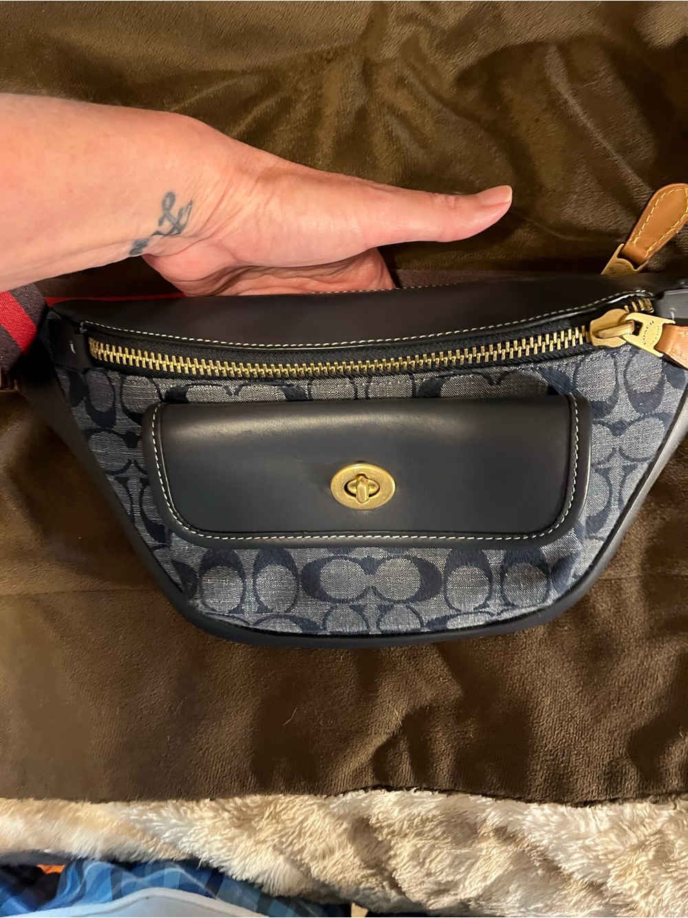 Coach Signature Belt Bag / Crossbody - Picture 3 of 6